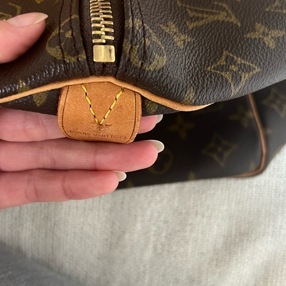 Authentic Louis Vuitton Keepall 55 - Picture 12 of 15